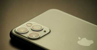 a white cell phone